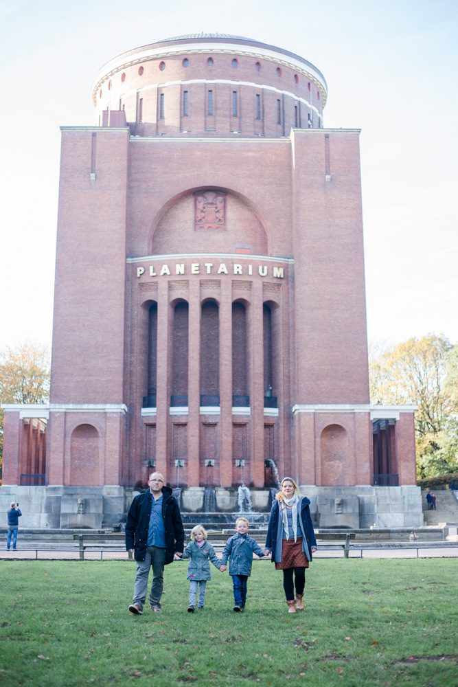 Familenshooting im Hamburger Stadtpark beim Planetarium